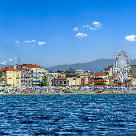 Hotel La Pace Βιαρέτζιο Εξωτερικό φωτογραφία